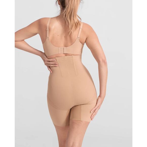 Honeylove SuperPower Short in Sand Size Large - Picture 2 of 5